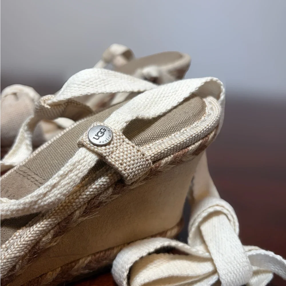 UGG Amelie Lace Up Shearling Lined Espadrille Wedge Heels Cream Canvas Size 9